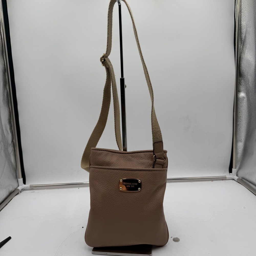Michael Kors Pebbled Leather Crossbody Bag Tan Gold Logo Plaque Small***